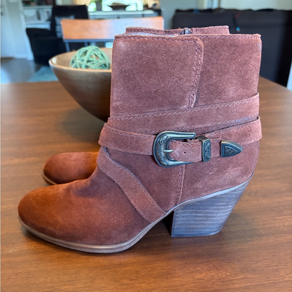 ZODIAC Sammi Western Buckle Suede Leather Ankle Booties Wine SZ 7.5
